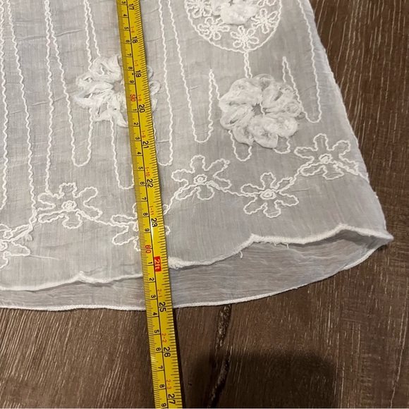 Le Marias Paris Women’s White Semi Sheer Feminine Short Sleeve Silk Top … - Picture 6 of 7